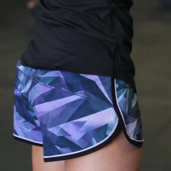 Lululemon Drop It Low Athletic Short in Pretty Prism Multi Black Lilac Size 10 - Picture 5 of 11